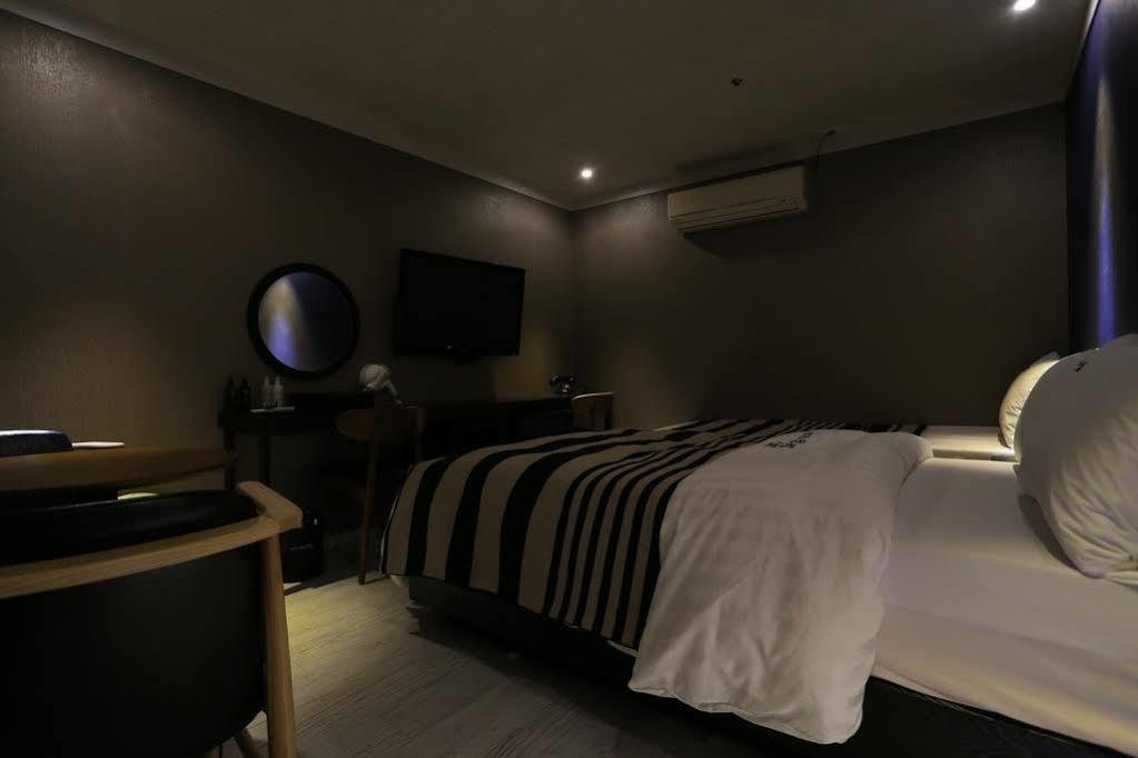 Ilsan Blanc Motel Goyang Exterior photo
