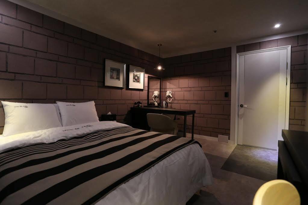 Ilsan Blanc Motel Goyang Exterior photo